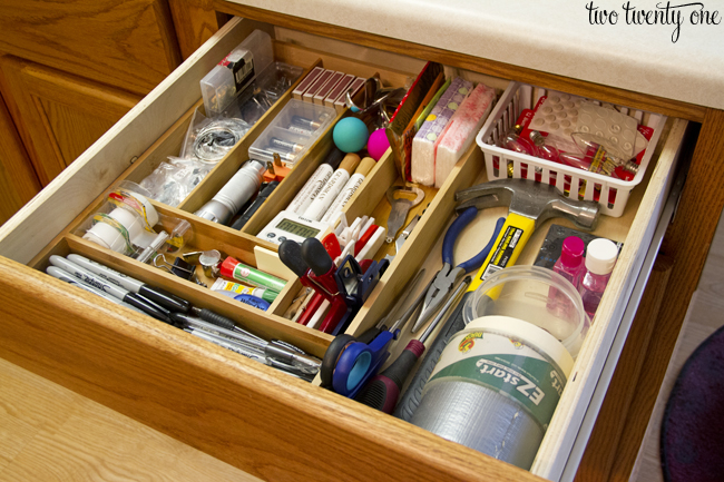 Organize the Junk Drawer - Organize and Decorate Everything