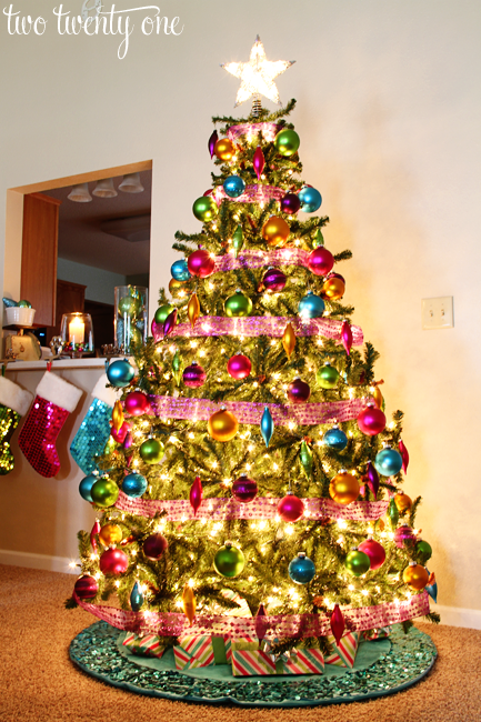 How to Put Lights on a Christmas Tree - Two Twenty One