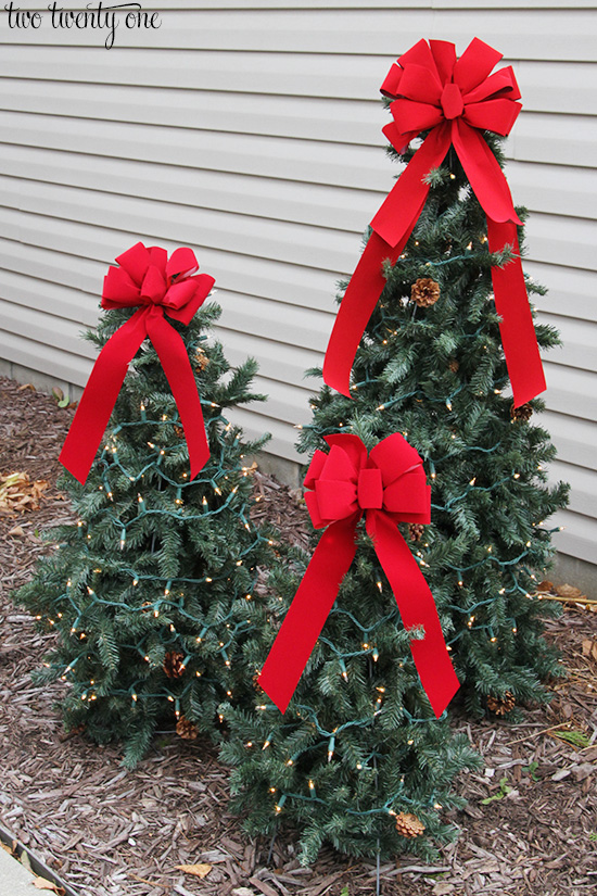 DIY Chicken Wire Christmas Tree How To Make Tutorial ~ Fresh