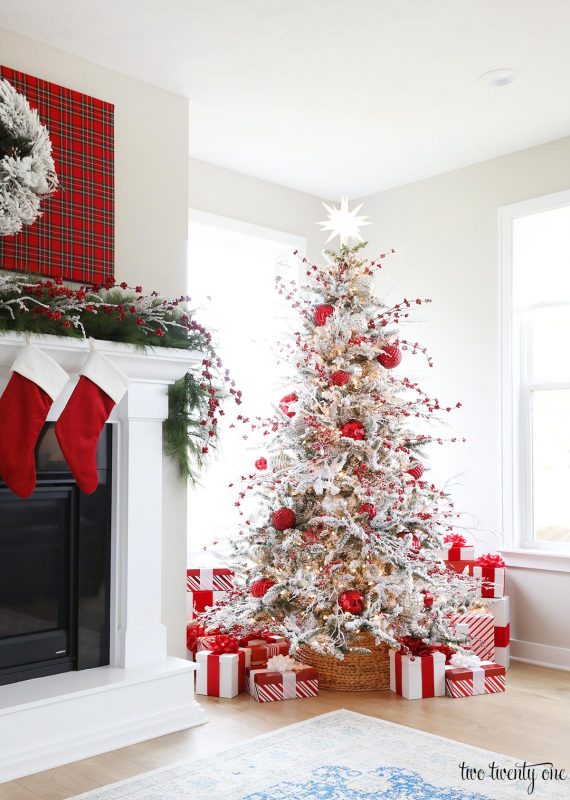 Red and White Christmas Tree  Decorating Ideas