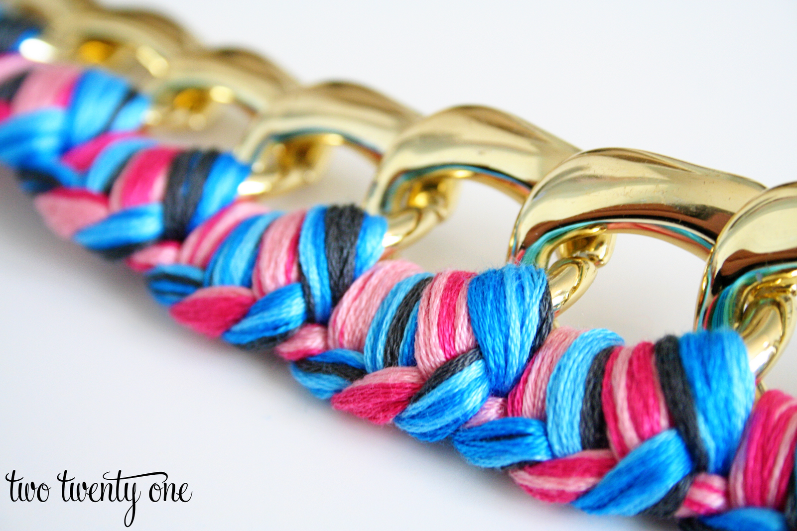 How to make a wire chain link bracelet